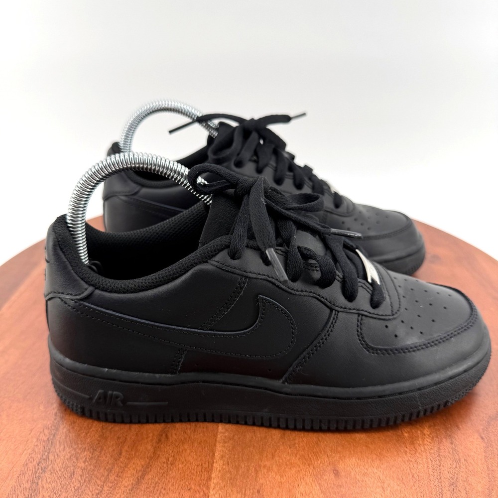Nike Air Force 1 LE Shoes BlackTriple Black Classic FV5951-001 Kids Size 5.5Y